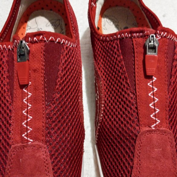 Red Spring Step Racer Shoes - Picture 4 of 10